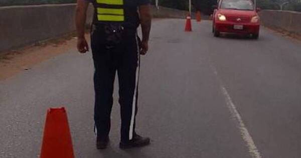 La Nación / Clausuran media calzada del viaducto de Semidei