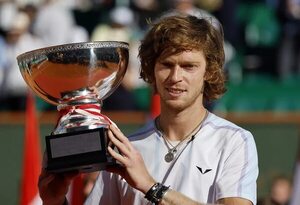 Andrey Rublev celebra su primer Masters 1.000 en Monte-Carlo - Polideportivo - ABC Color