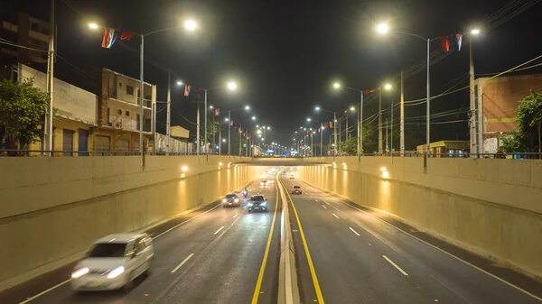 Dos detenidos por supuesto hurto de luces en viaducto de Tres Bocas - Policiales - ABC Color