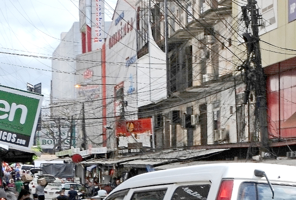 Empresas privadas piden más tiempo para retirar cableado aéreo del centro - La Clave
