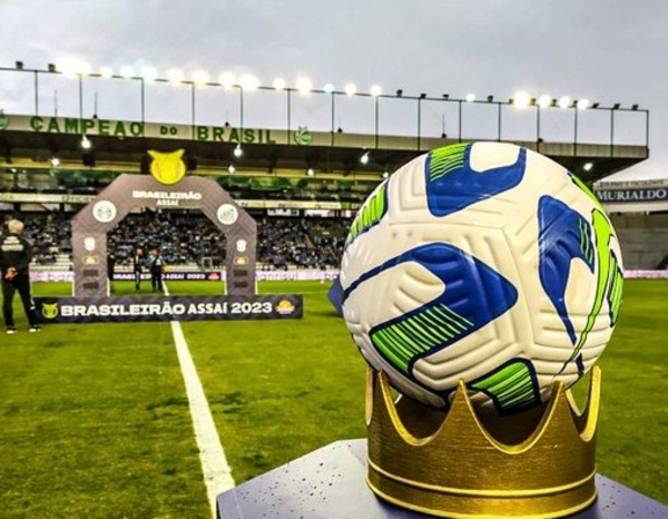 El fútbol brasileño vuelve con más homenajes a Pelé