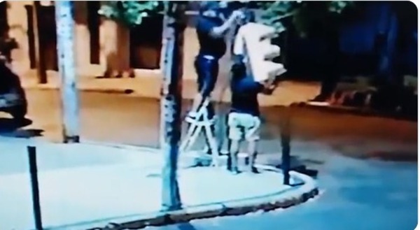 Una práctica que va ganando fuerza: roban cabezales de semáforos | 1000 Noticias