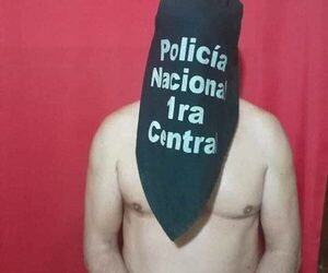 Su esposa le requirió 300 mil que le prestó y la atacó a machetazos