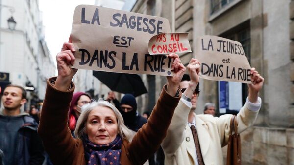 Mayoría de franceses, a favor de las protestas contra reforma de Macron