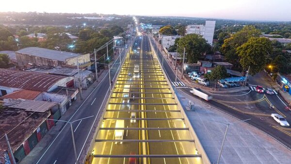 Detienen infraganti a dos sujetos que intentaban hurtar reflectores de túnel de en Tres Bocas