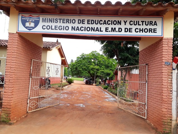 Estudiantes toman colegio en Choré | 1000 Noticias