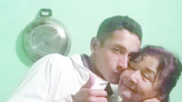 Colaboran para que doña de 69 se case con su novio de 25
