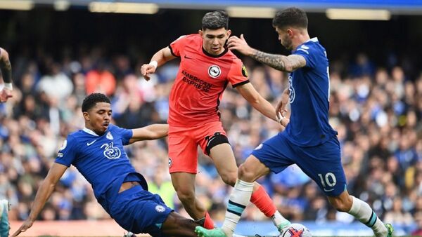 La critica del técnico del Brighton sobre Julio Enciso