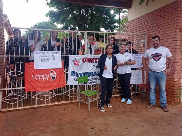 Estudiantes toman colegio en Choré