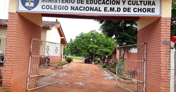 La Nación / Estudiantes toman colegio en Choré por falta de refacciones