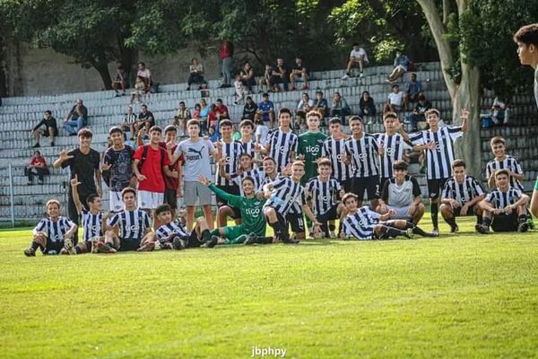 Sub 14: Goleada de Libertad para seguir en la cima - Libertad - ABC Color