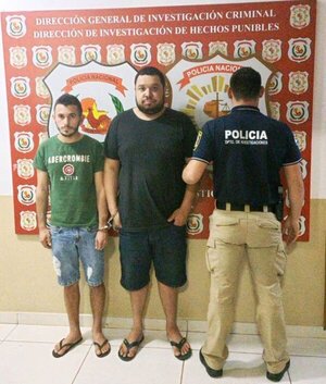 Detienen a dos presuntos robacoches y recuperan camioneta robada en Foz de Yguazú