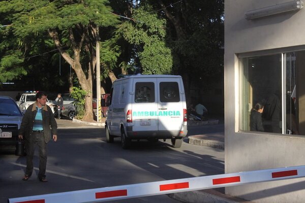 Mujer fue encontrada muerta en su habitación: tenía golpes en la cabeza