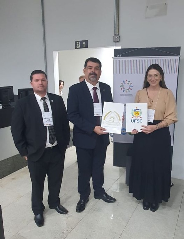 Convenio de la UNE con universidad brasilera permitirá trabajos académicos en conjunto - La Clave