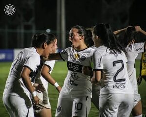 Fútbol Femenino: Olimpia despojó a Guaraní de la cima   - Fútbol - ABC Color