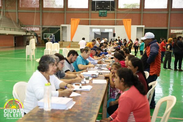Entregan tarjetas a los beneficiarios de Tekoporã - Noticde.com