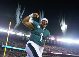 Versus / El millonario monto que coloca a Jalen Hurts como el jugador mejor pagado de la NFL