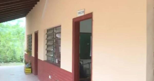 La Nación / Delincuentes roban congelador e ingredientes para almuerzo escolar en Pirayú