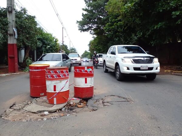 Luego de tres meses arreglan boca de registro de la Essap - Nacionales - ABC Color