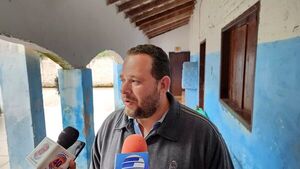 Docente que se hizo viral por cómo enseña Ciencias, trabaja sin salario