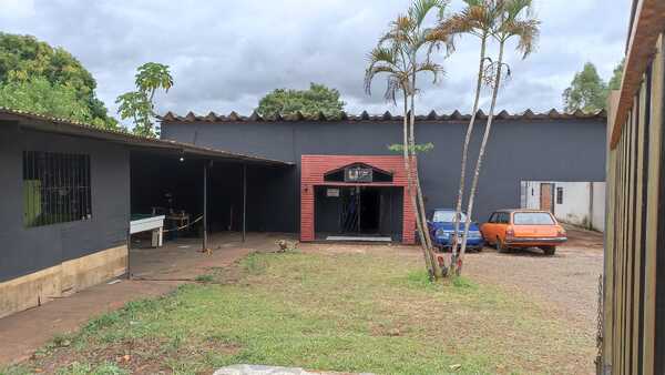 Siguen los desmanes frente a una discoteca clandestina en Pdte. Franco - La Clave