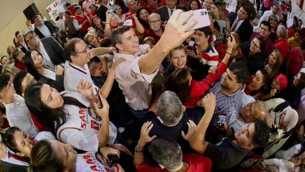 Santiago Peña: "Se siente cada vez más fuerte el entusiasmo"