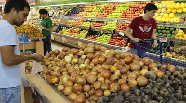 Diario HOY | Leve reducción de precios tras “vacunada” de Semana Santa