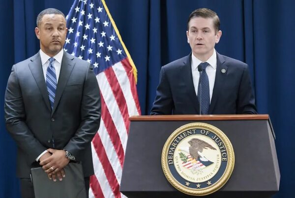 China denuncia “manipulación política” tras los arrestos por “comisaría” ilegal en Nueva York - Mundo - ABC Color