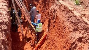 Un albañil muerto y dos desaparecidos tras derrumbe en Luque