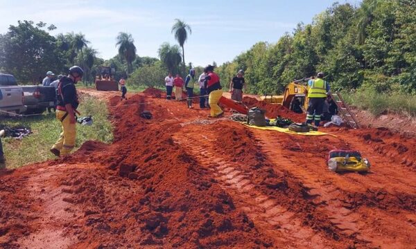 Rescatan a un segundo sin vida del derrumbe en Luque