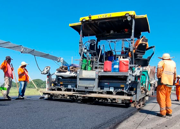 Labores de asfaltado del tramo 1 de la ruta Alberdi – Pilar se aproxima al 50% de avance - .::Agencia IP::.