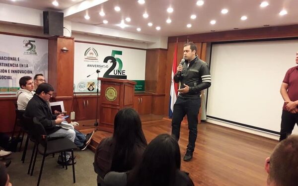 Prieto estaría presionando para que la UNE obligue a alumnos a hacer “pasantía” como veedores