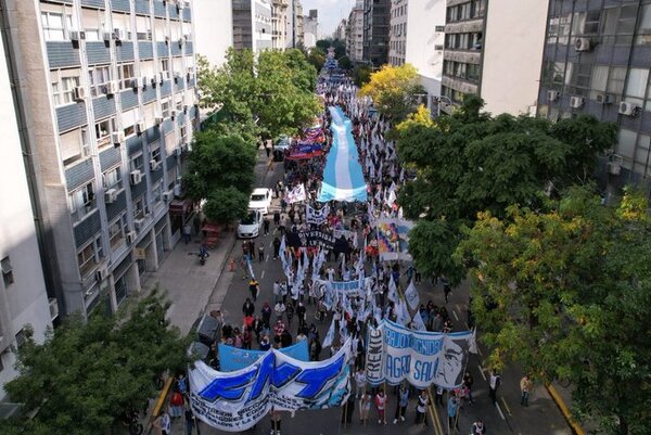 Argentinos rechazan presencia de jefa del Comando Sur de EE.UU. - ADN Digital