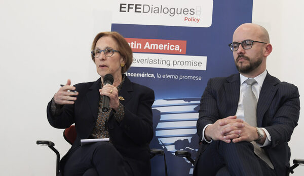 BID ve prioritario invertir en formación y pymes para frenar la migración - MarketData