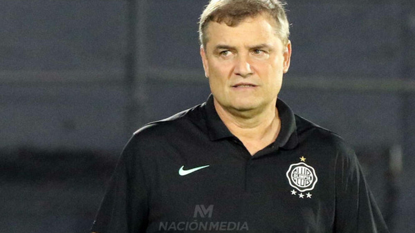 Con presencia de Cardona en la práctica: El equipo que prepara Aguirre ante Patronato