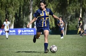 Fútbol Femenino: La cima de la Sub 18 se mantiene igual - Fútbol - ABC Color