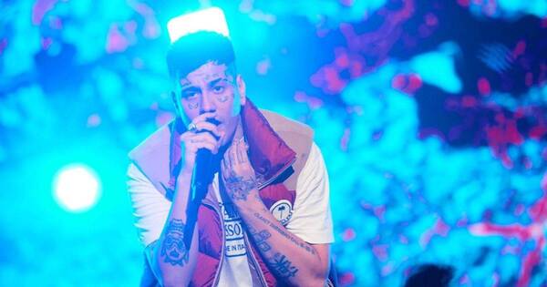 La Nación / Duki sorprendió con lindo gesto a fanática que fue víctima de robo en su show