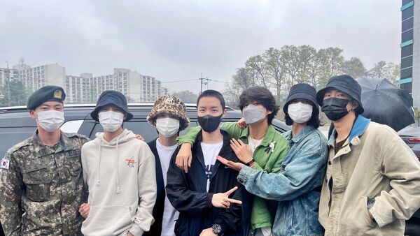 J-Hope miembro del grupo coreano BTS comienza el servicio militar