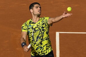 Diario HOY | Alcaraz vuelve con un sólido triunfo en Barcelona