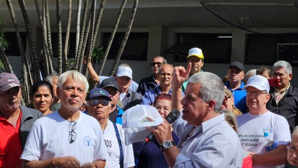 Jubilados y pensionados del IPS exigen mejoras en la previsional