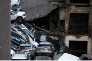 (VIDEO) Al menos un muerto y cinco heridos tras el colapso de un estacionamiento en Nueva York