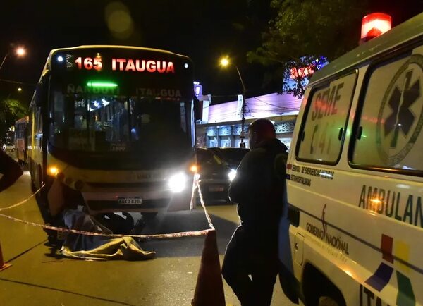 Motociclista muere arrollado por ómnibus en Avda. Eusebio Ayala - Policiales - ABC Color