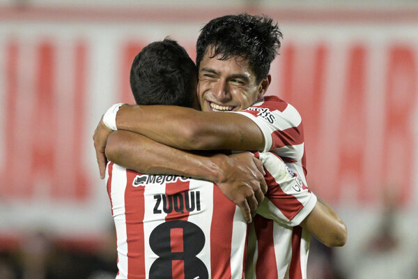Versus / Tacuary intentó, pero sufrió otra dura derrota en manos de Estudiantes de la Plata en la Copa Sudamericana