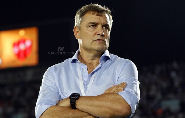 Versus / Aguirre dijo que "hoy había que ganar como sea" y hablo de muchos merecimientos