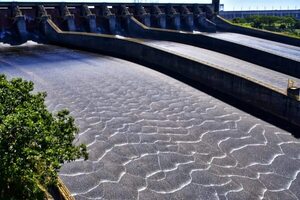 Itaipú tardó ocho meses para informar grosero despilfarro de fondos sociales - Economía - ABC Color