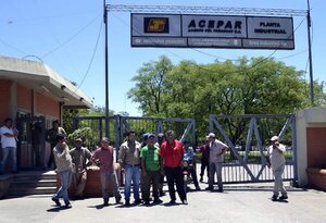Comisión dictamina en mayoría a favor de polémico subsidio para exobreros de Acepar - Política - ABC Color