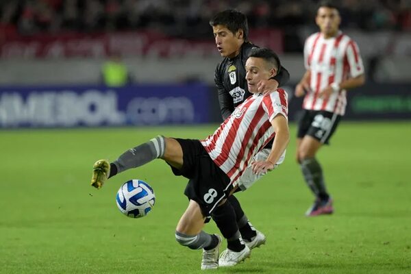 Estudiantes da una lección a Tacuary - Fútbol - ABC Color
