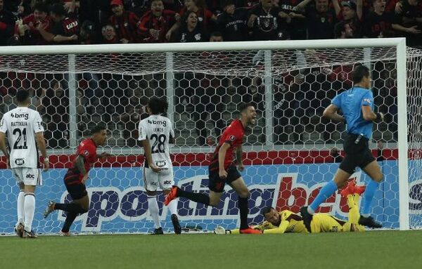 Diario HOY | Paranaense vence al Atlético Mineiro y pone a Coudet contra las cuerdas