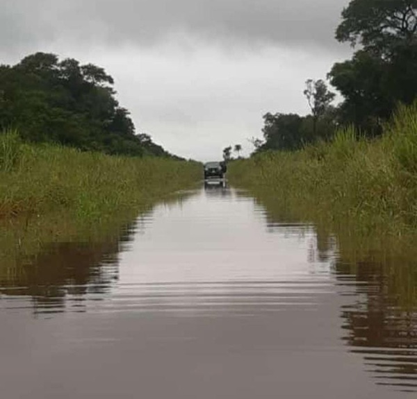 Camino a Itacuá está desbordado y el distrito está aislado