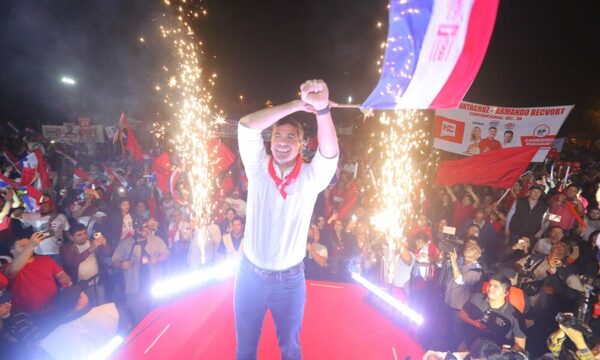 Santi Peña acompañó cierre de campaña y destacó el compromiso con la familia